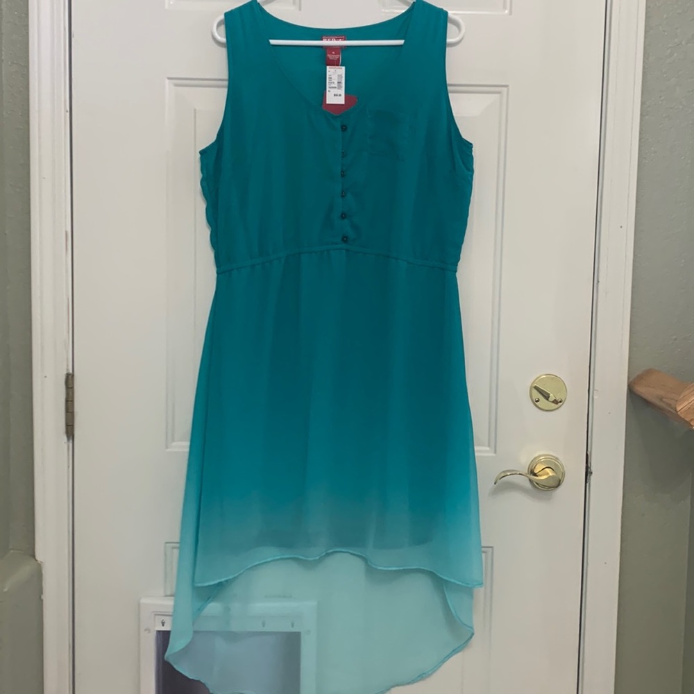 Size XL Red Ranch sleeveless dress teal/green in color.